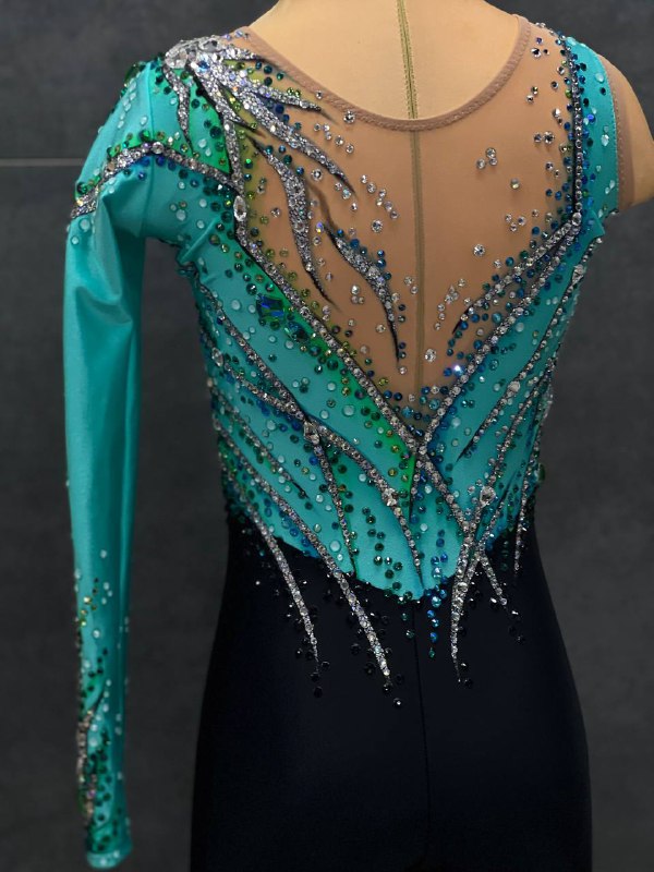 М'ятно-зелений топ з чорними лосинами | зріст 140–145